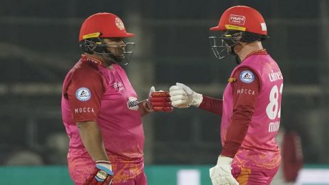 Cricket Image for Colin Munro, Azam Khan Shine As Islamabad United Beat Karachi Kings By 4 Wickets I