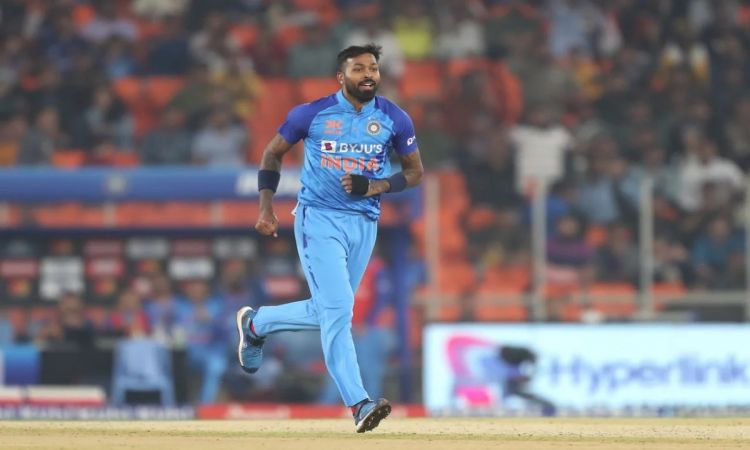 Don't mind coming in and taking the role played by M.S Dhoni: Hardik Pandya