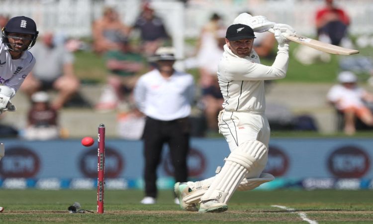 England have built a strong lead after Tom Blundell's heroics with the bat bailed New Zealand out of