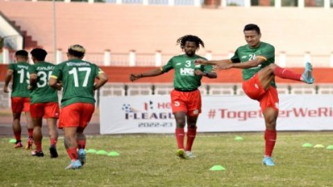 I-League: TRAU, Aizawl teams lock horns in crucial tie