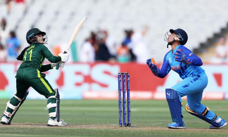 Ayesha Naseem’s quickfire knock and a solid fifty from Bismah Maroof have given Pakistan a competiti