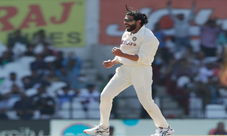 IND vs AUS, 1st Test: Ravindra Jadeja dismisses Steve Smith for his third wicket!