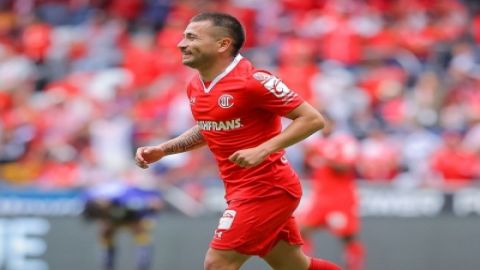 Toluca beat San Luis to stay in touch with leaders