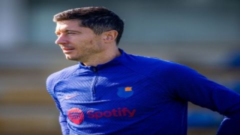 Lewandowski adds to Barca's injury woes three days before Cup Clasico