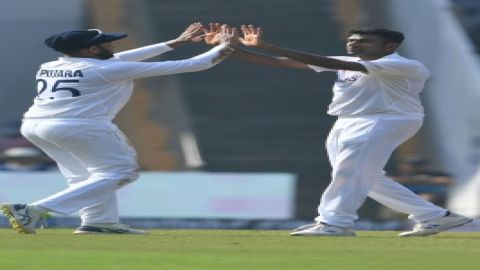 Mumbai:India's Ravichandra Ashwin celebrate the dismissal of New Zealand's Henry Nicholls with team 