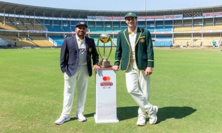 Nagpur : Indian captain Rohit Sharma with his Australian counterpart Pat Cummins poses for photos wi