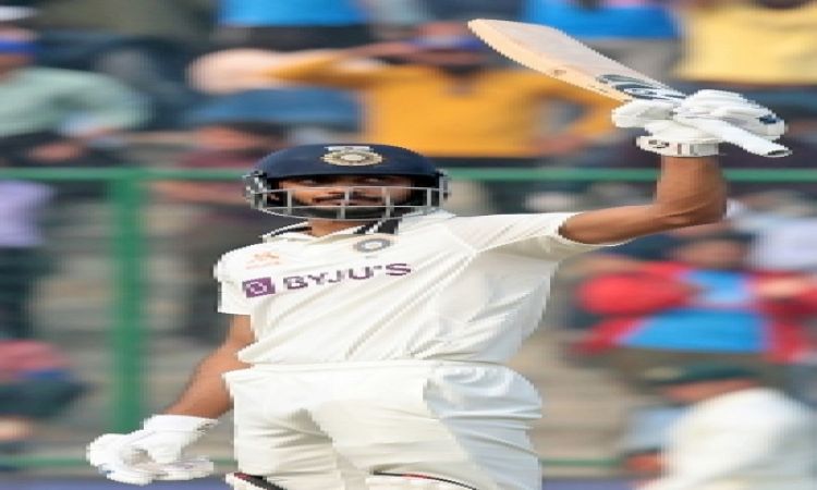 2nd Test, Day 2: Axar Patel top-scores with 74 as India bowled out for 262; Australia take one-run l