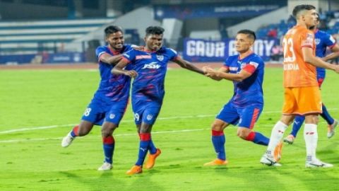 Playing with Chhetri, Krishna takes the pressure off me, says Sivasakthi Narayanan