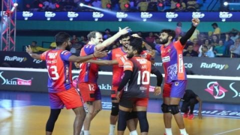 PVL: Kolkata Thunderbolts confirm spot in semi-finals with win over Chennai Blitz