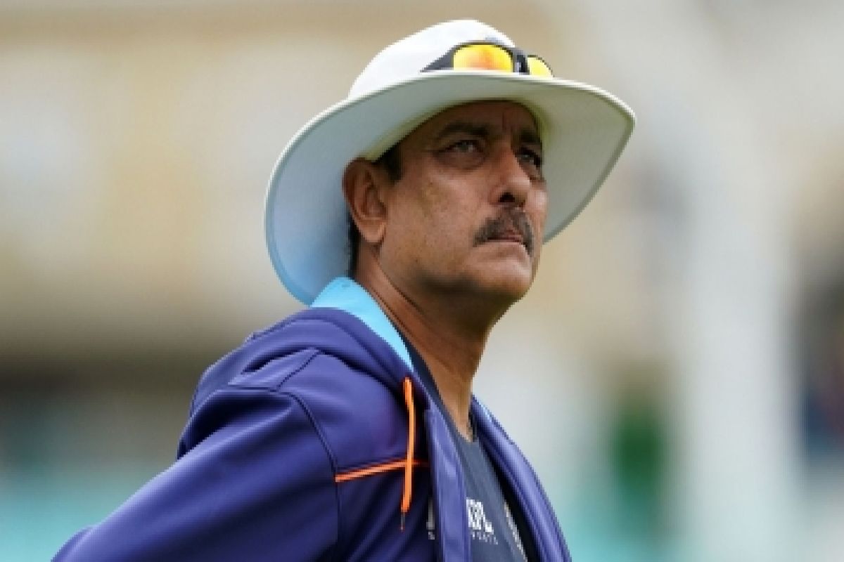 If the pitch is going to turn, then I would look for the better keeper: Shastri on Bharat-Ishan toss