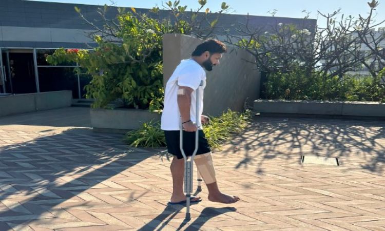 Rishabh Pant back on his feet 40 days after accident, shares photo in crutches; Warner, SKY drop hea