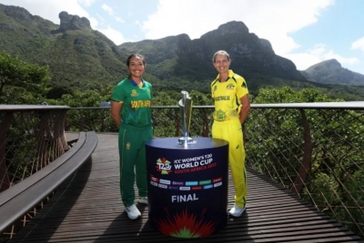 There is pressure on everyone, it's a World Cup final, says Australian captain Lanning