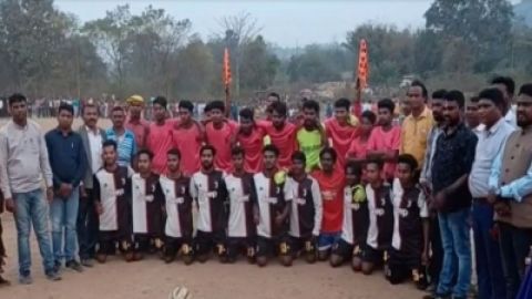 Unique football competition in this village of Jharkhand, 16 teams of sons-in-law compete.