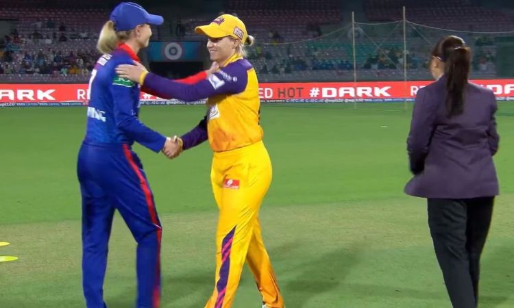 WPL 2023: यूपी वारियर्स का टॉस जीतकर गेंदबाजी का फैसला, देखें प्लेइंग XI 