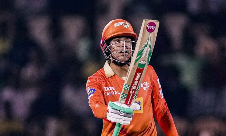 Gujarat Giants Post 201 against Royal Challengers Bangalore