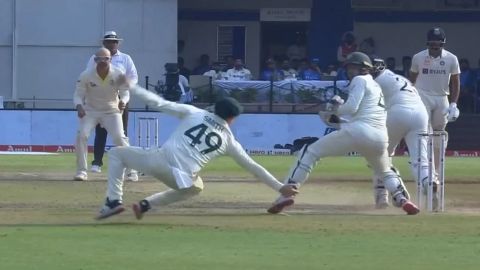 Steve Smiths One Handed Catch To Dismiss Cheteshwar Pujara!