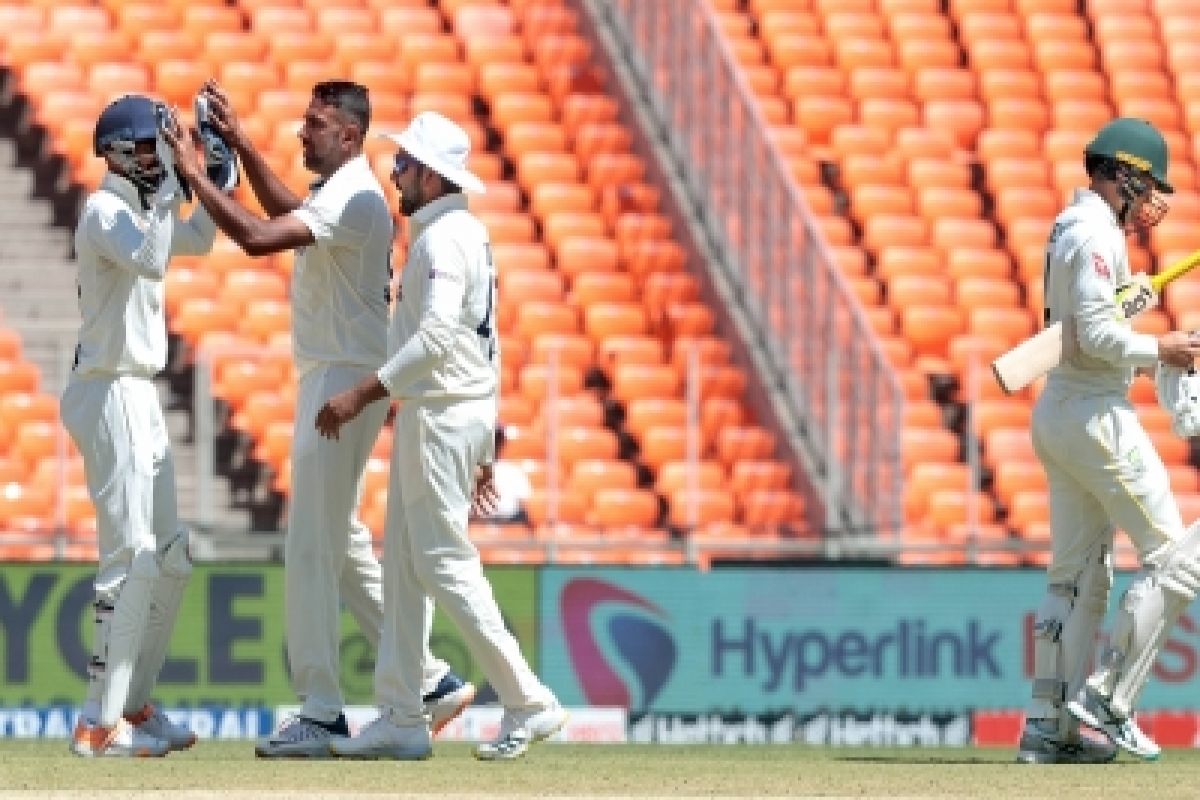 4th Test: ऑस्ट्रेलिया की पहली पारी 480 रन पर सिमटी, रविचंद्रन अश्विन ने झटके 6 विकेट