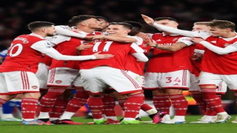 Arsenal move five clear in Premier League, Sheffield Utd and Grimsby cause FA Cup shocks