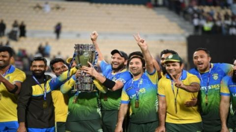 Asia Lions openers Tharanga, Dilshan's breezy fifties blow away World Giants to emerge as LLC Master