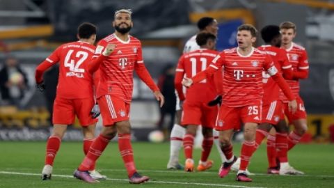Bayern recapture Bundesliga top spot with win over Stuttgart