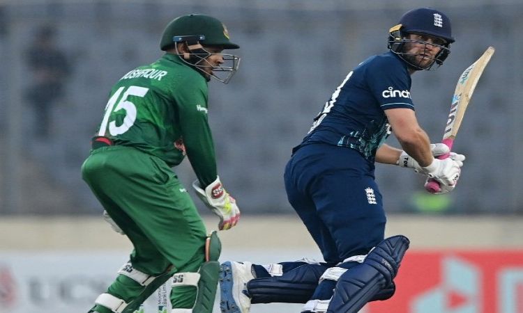 Dawid Malan's brilliant hundred guides England to a win against Bangladesh in the first ODI !