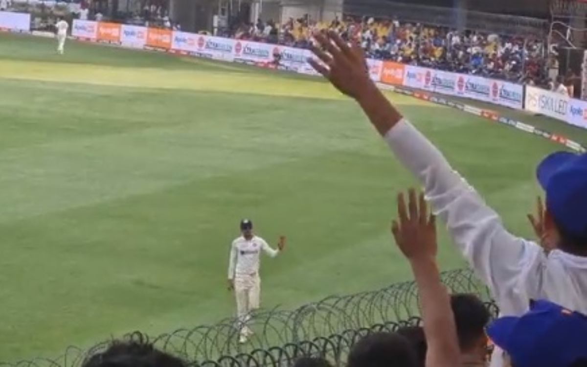 Cricket Image for VIDEO: 'हमारी भाभी कैसी हो, सारा भाभी जैसी हो, 'इंदौर में भी फैंस ने शुभमन गिल को 