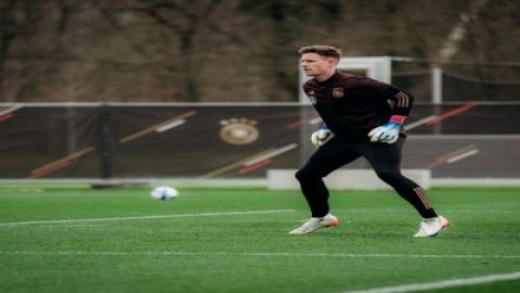 Football: Ter Stegen on his way to happiness wearing the number one jersey