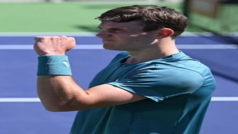 Indian Wells: Debutant Jack Draper wins first Murray meeting to enter fourth round