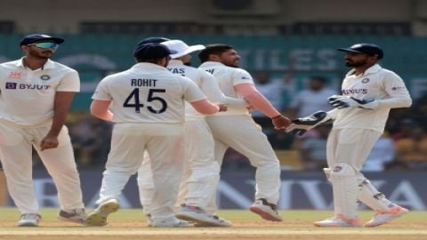 3rd Test, Day 2: India trail Australia by 75 runs at lunch after Umesh, Ashwin heroics