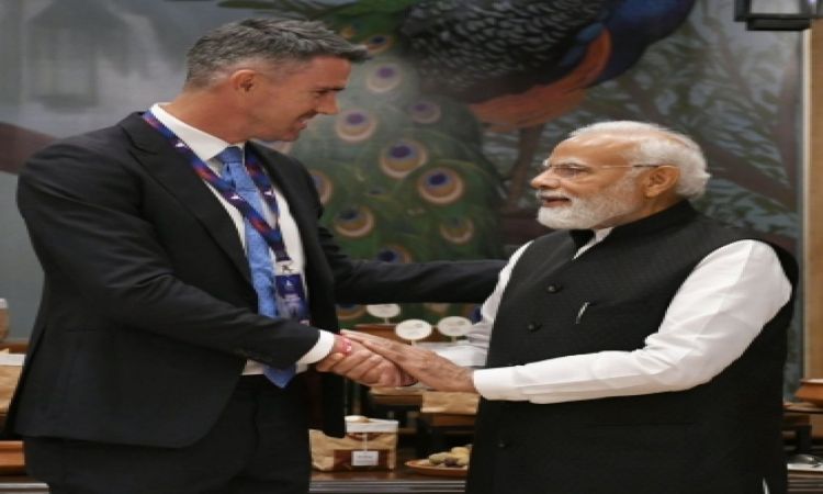 Kevin Pietersen shares picture of 'firm handshake' with PM Narendra Modi