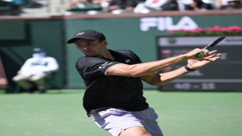 Miami Open: Hurkacz saves 5 match points to down Kokinakis in marathon three-setter