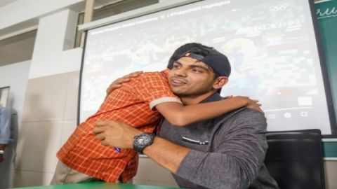 Neeraj Chopra surprises children in Bengaluru school