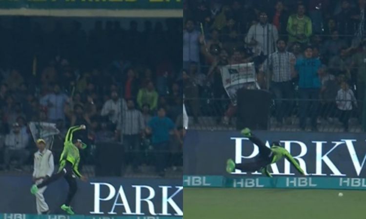 Cricket Image for VIDEO: 'पक्का था छक्का' लेकिन रास्ते में आ गए सिकंदर रजा, देखिए कैसे बचाए 6 रन