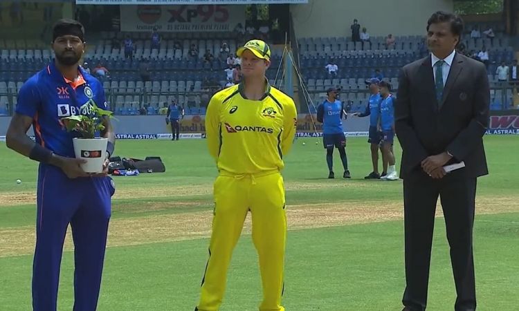 India opt to bowl first against Australia in First ODI