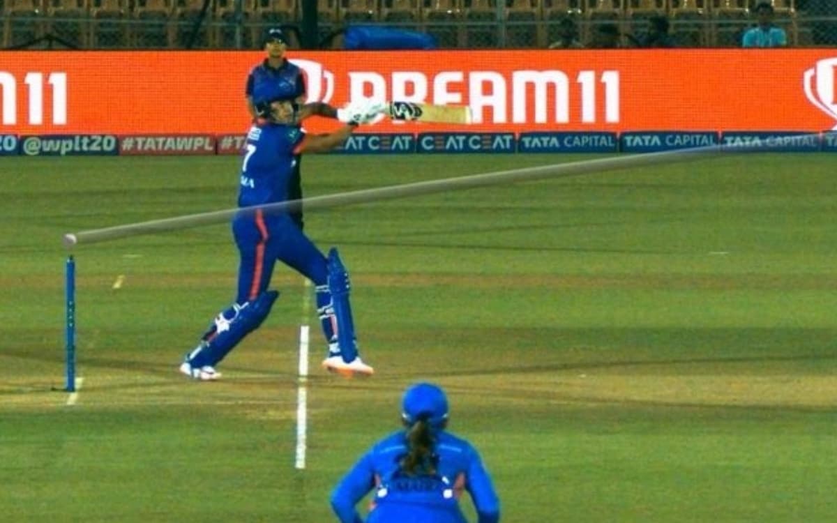 Cricket Image for 'नो बॉल, लेकिन जब मुंबई इंडियंस खेलती है तब सब कुछ ठीक है'