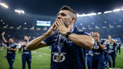 Uruguayan coach Pezzolano leaves Brazilian club Cruzeiro