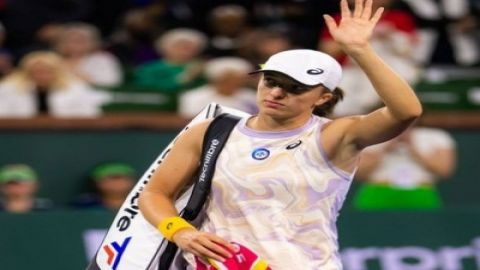 World No. 1 Swiatek takes a break due to injury