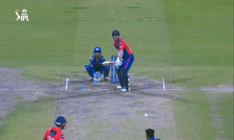 VIDEO:डेविड वॉर्नर ने हीरोपंती दिखाकर की दाएं हाथ से बल्लेबाजी,30 गज का घेरा पार नहीं कर पाई गेंद