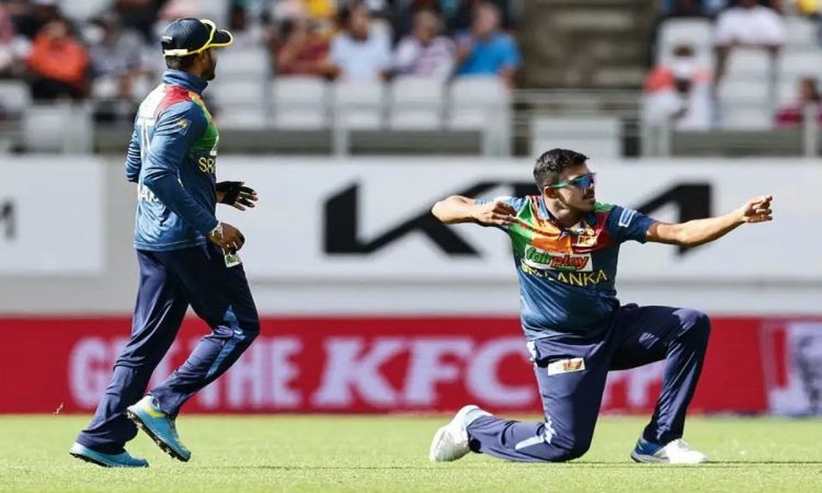 NZ vs SL: ईश सोढ़ी ने आखिरी गेंद पर छक्का जड़ मैच टाई कराया, श्रीलंका ने सुपर ओवर में न्यूजीलैंड को हराया