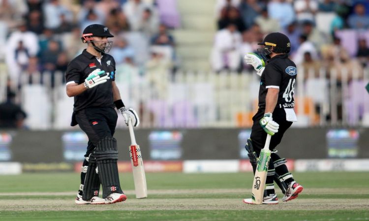 PAK vs NZ: डेरिल मिशेल ने जड़ा शतक, न्यूजीलैंड ने पाकिस्तान के सामने 289 रनों का स्कोर खड़ा किया 