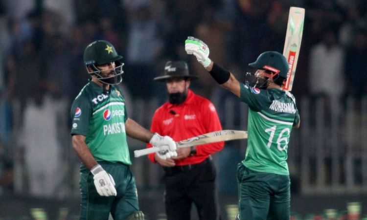 PAK vs NZ: पाकिस्तान ने दूसरे वनडे में न्यूजीलैंड को 7 विकेट से हराया, फखर जमान ने नाबाद 180 रन बनाए