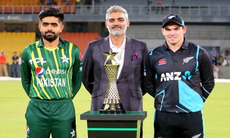 PAK vs NZ: पाकिस्तान का टॉस जीतकर पहले बल्लेबाजी करने का फैसला, देखें प्लेइंग XI