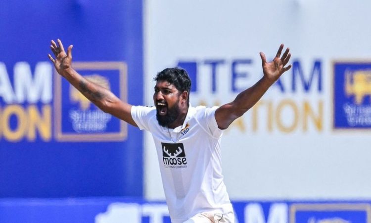 श्रीलंकाई स्पिनर ने रचा इतिहास, टेस्ट क्रिकेट में 50 विकेट लेने वाले दूसरे सबसे तेज गेंदबाज बने