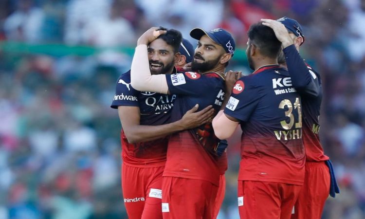 IPL 2023: RCB ने पंजाब किंग्स को 24 रन से हराया, सिराज ने लिए चार विकेट