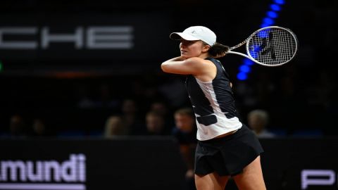 Swiatek wins second straight WTA Stuttgart title