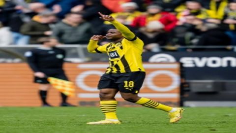 Dortmund return to winning ways, Bayern maintain lead in Bundesliga