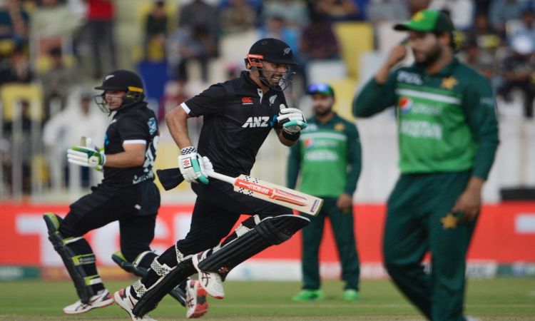 PAK vs NZ 2nd ODI: Brilliant knocks from Daryl Mitchell and Tom Latham have helped New Zealand post 