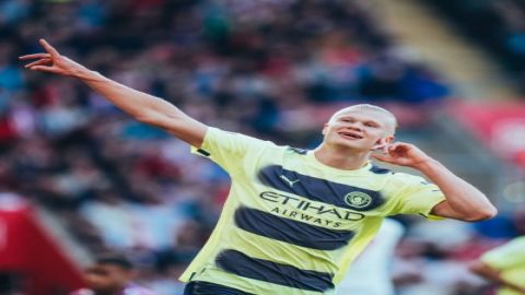 Premier League: Man City close gap on top as Manchester United and Newcastle both win