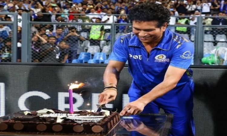 Sachin Tendulkar cuts cake to celebrate 50th birthday at Wankhede during MI vs PBKS IPL clash