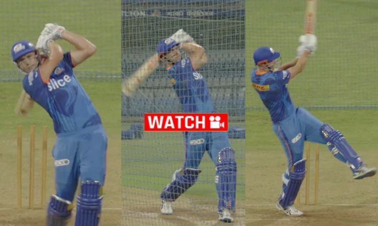 Cricket Image for VIDEO: 'डर का माहौल है, इसकी मिस हिट भी ग्राउंड के बाहर जाएगी'